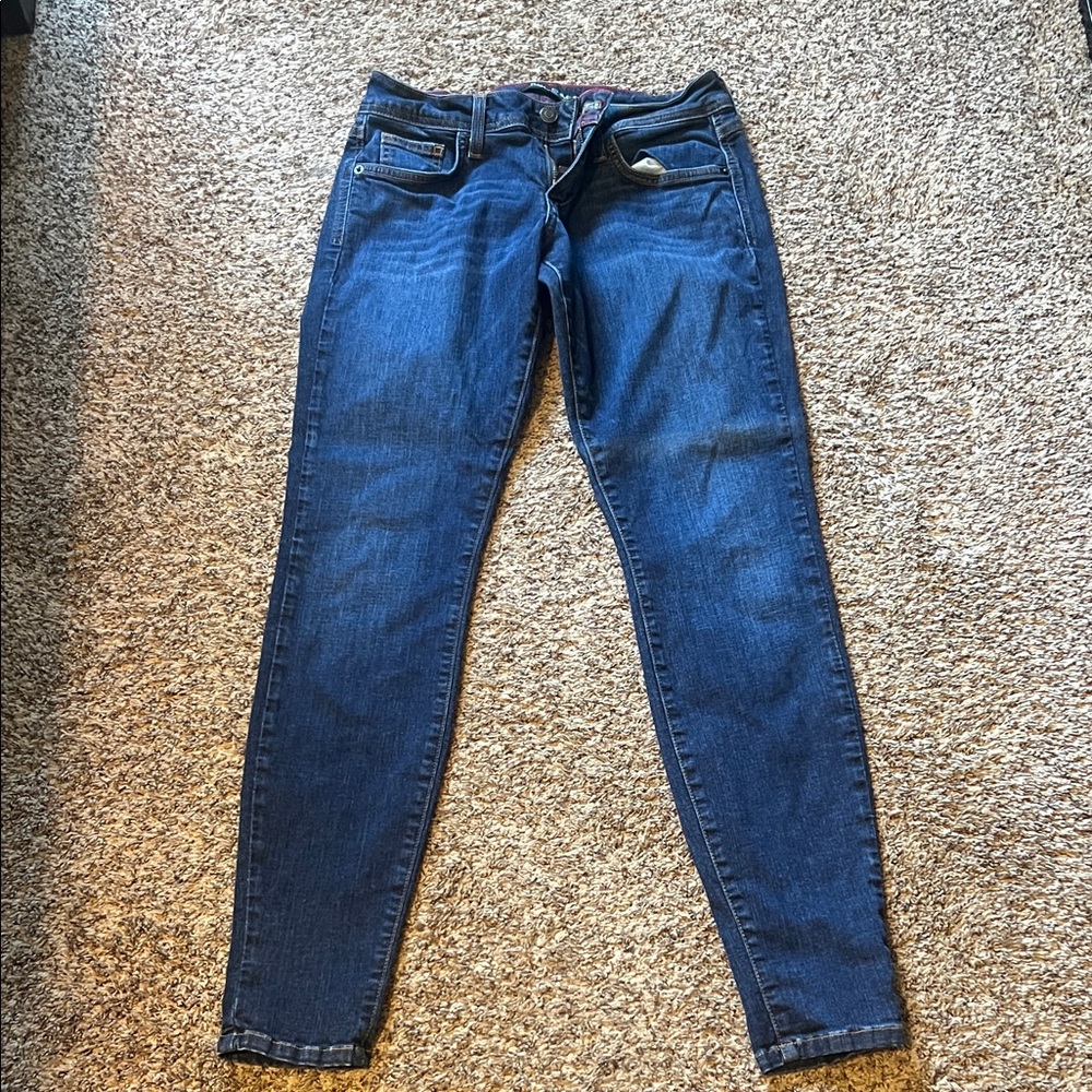 Sleek Indigo Women's Skinny Jeans